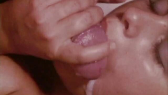 فیلم سکسی بوسیدن با جنیفر آملتون از Sexy سکس های کردی Hub